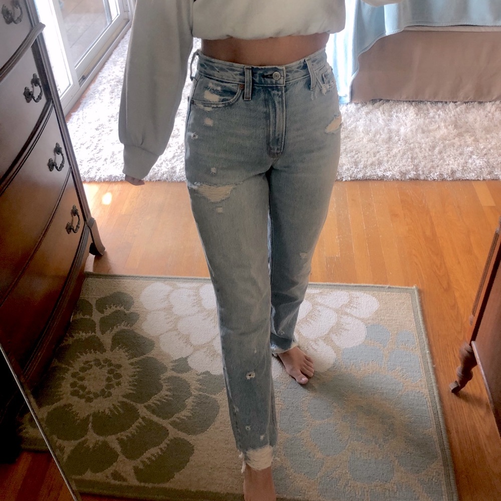 Abercrombie and Fitch mom jeans